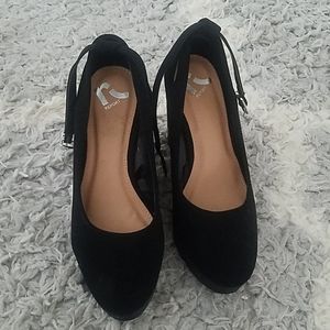 Women slip on black platform high Wedges